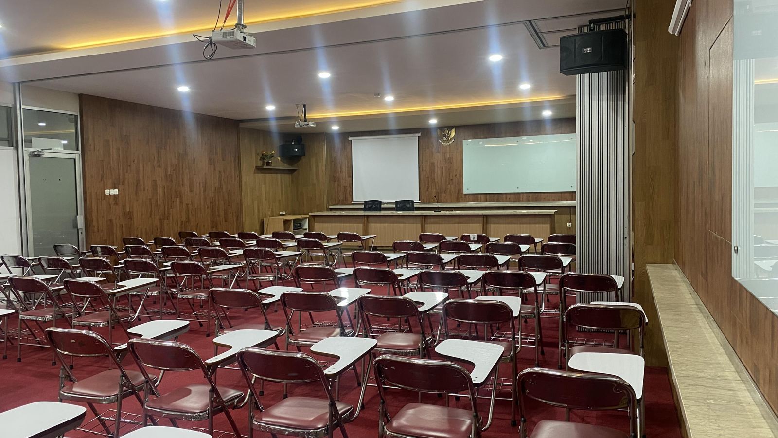 Discussion & Seminar Room